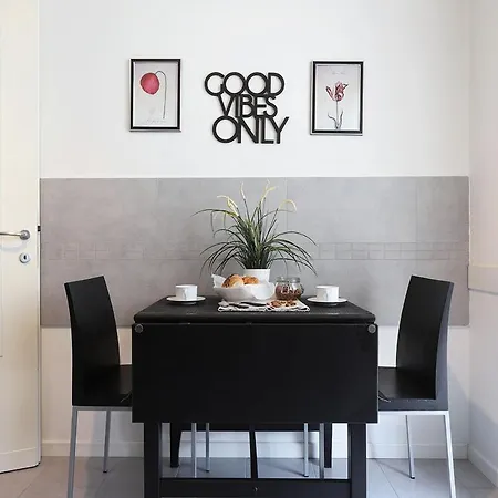 Yourbanflat Red Poppy Padua