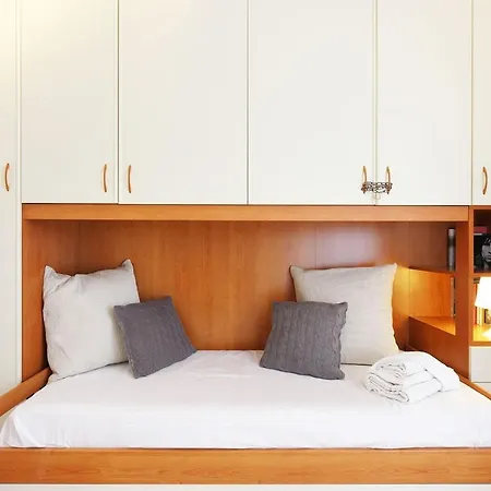 Yourbanflat Red Poppy Padua